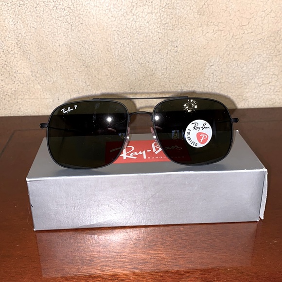Brand New Ray Ban Sunglasses unisex - Picture 1 of 3